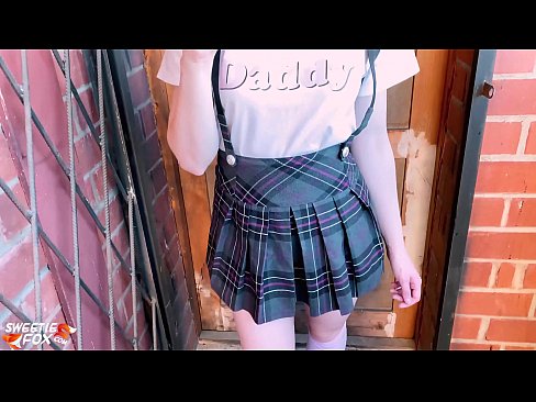 ❤️ A estudante chupa profundamente a sua pila e fode em vez de aulas. ️❌ Porno real vídeo em nós ☑
