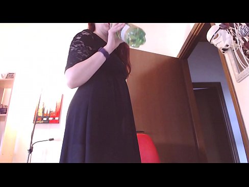 ❤️ Um escravo submisso que adora cuecas sujas e deliciosas é forçado a masturbar-se depois de ver este vídeo! ️❌ Porno real vídeo em nós ☑
