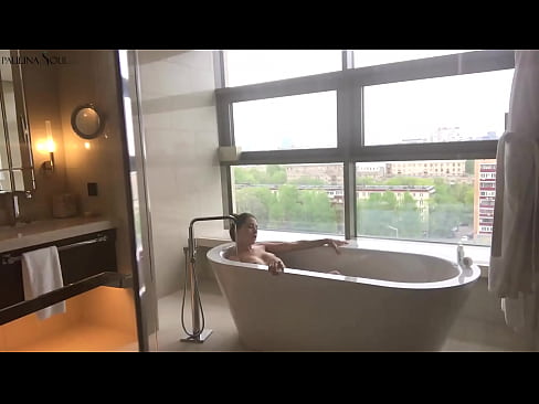❤️ Bebé tremendo A masturbar-se apaixonadamente na sua rata na casa de banho ️❌ Porno real vídeo em nós ☑