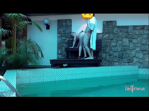 ❤️ Chefe convida criada para a piscina, mas não conseguiu resistir a um ️❌ Porno real vídeo em nós ☑