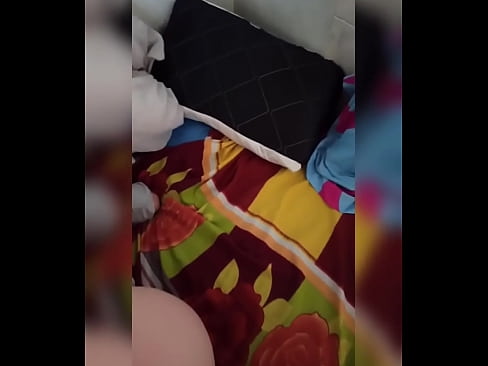 ❤️ A minha colega de quarto fica sozinha em casa porque o seu marido vai de férias e eu aproveito a oportunidade para a foder e encher-lhe o cu de leite ️❌ Porno real vídeo em nós ☑