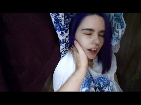 ❤️ Encontrei a minha irmã no armário e ajudei-a a ejacular ️❌ Porno real vídeo em nós ☑